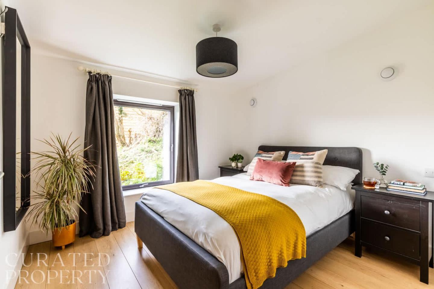 Stunning 5 Bedroom New Build With Amazing Views! Bath Exteriör bild